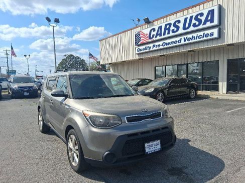 Used 2014 Kia Soul + image 2