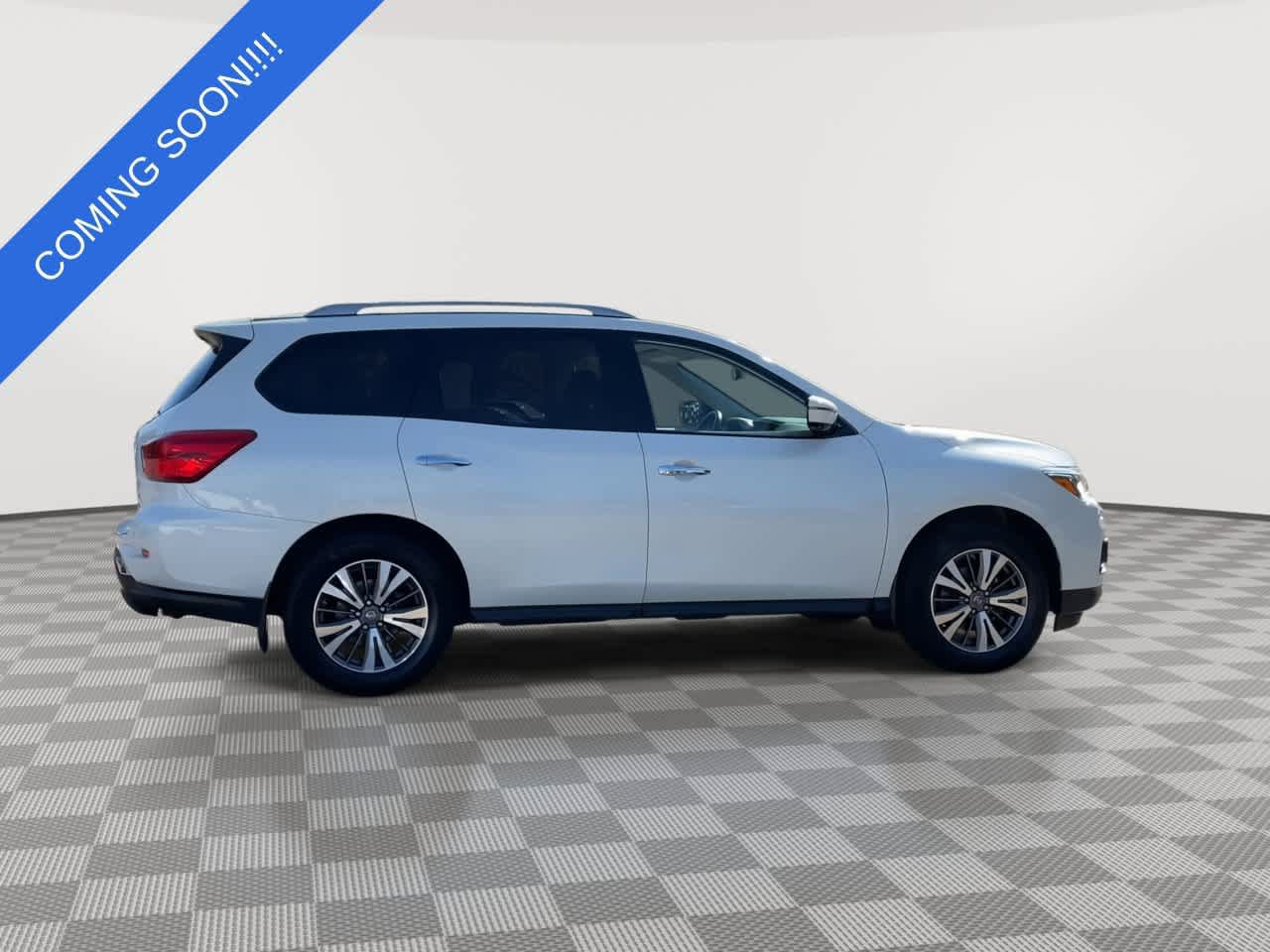 Used 2017 Nissan Pathfinder SL w/ SL Tech Package AWD/4WD image 9