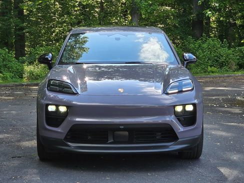 Used 2024 Porsche Macan 4 Electric AWD/4WD image 9