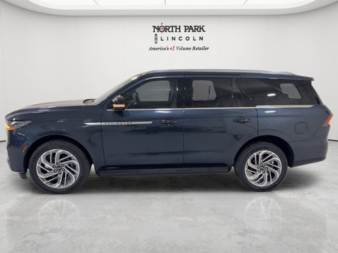 New 2026 Lincoln Navigator Premiere AWD/4WD image 6