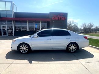 Used 2010 Toyota Avalon XL image 1