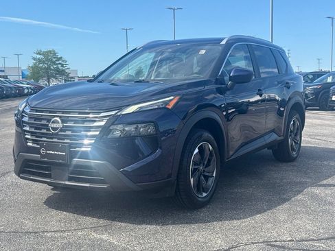 Certified 2025 Nissan Rogue SV w/ SV Premium Package AWD/4WD image 2