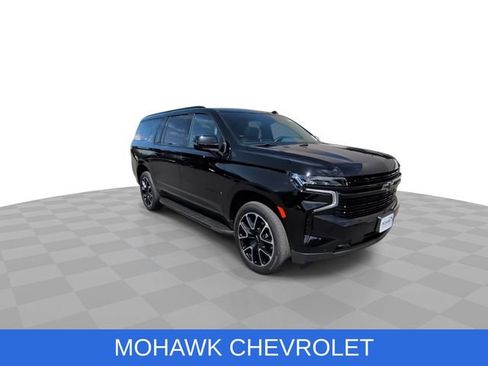 Used 2024 Chevrolet Suburban RST w/ Luxury Package AWD/4WD image 2
