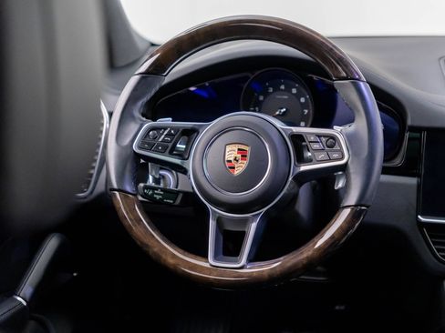 Certified 2023 Porsche Cayenne Platinum Edition AWD/4WD image 12