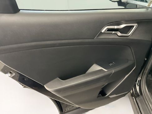 Used 2024 Kia Sportage LX image 26