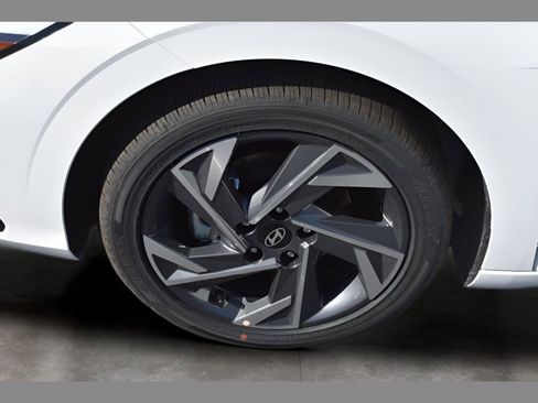 New 2026 Hyundai Elantra Limited image 8