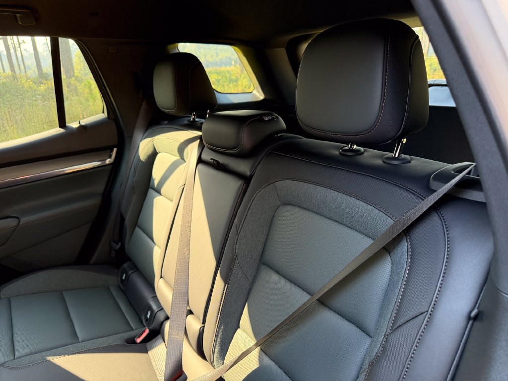 New 2027 GMC Terrain AT4 w/ Convenience Package III AWD/4WD image 27