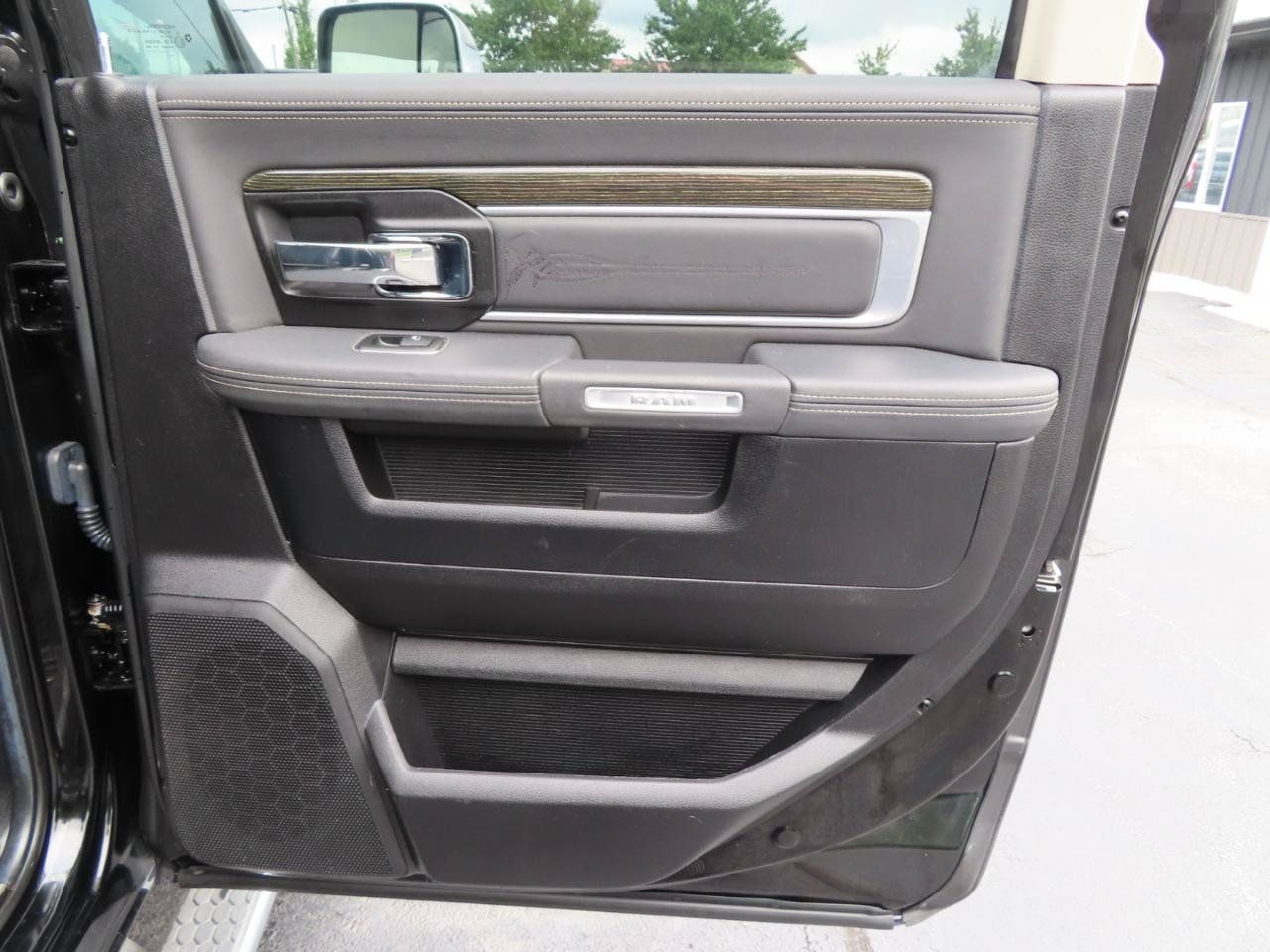 Used 2013 RAM 2500 Limited AWD/4WD image 29