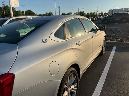 Used 2014 Chevrolet Impala LT w/ Convenience Package image 4