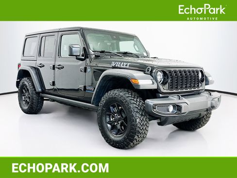 Used 2025 Jeep Wrangler Willys AWD/4WD image 1