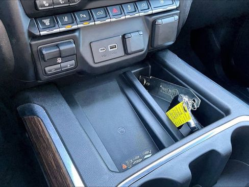 Used 2022 Chevrolet Silverado 2500 High Country w/ Technology Package image 29