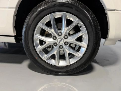 Used 2017 Ford Expedition Limited w/ Equipment Group 301A AWD/4WD image 9