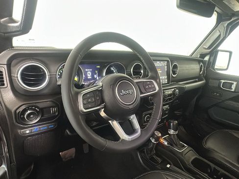 Used 2023 Jeep Wrangler Unlimited Sahara w/ Cold Weather Group AWD/4WD image 16