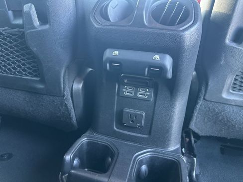 Used 2022 Jeep Gladiator Rubicon w/ Cold Weather Group image 10