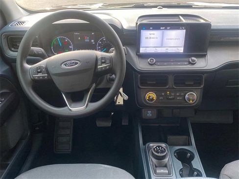 Used 2024 Ford Maverick XL image 8