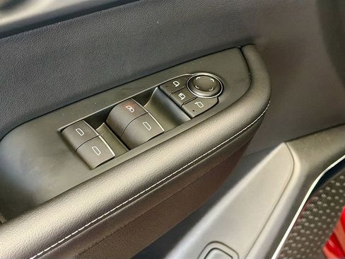 Used 2025 Buick Enclave Avenir FWD image 19