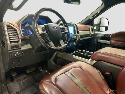 Used 2020 Ford F350 Platinum w/ FX4 Off-Road Package image 9