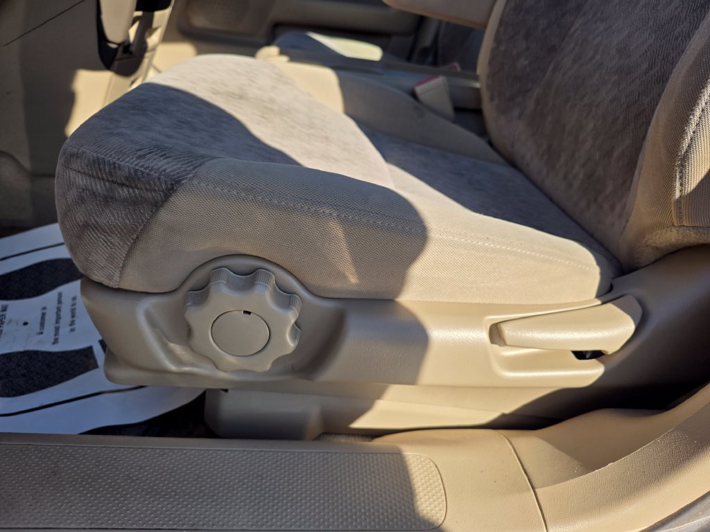 Used 2005 Honda CR-V LX image 10