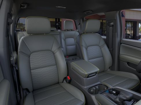 New 2026 Chevrolet Colorado ZR2 w/ Technology Package AWD/4WD image 40