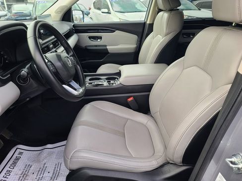 Certified 2023 Honda Pilot Touring image 7