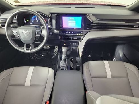 Used 2025 Toyota Camry SE FWD image 16