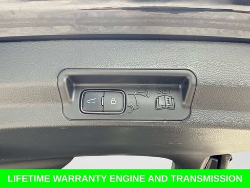 Used 2023 Ford Explorer XLT w/ Equipment Group 202A RWD image 13