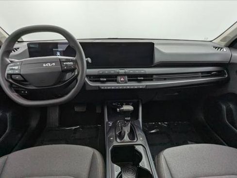 Used 2025 Kia K4 FWD image 24
