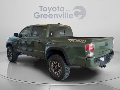 Used 2021 Toyota Tacoma TRD Off-Road w/ Technology Package AWD/4WD image 4
