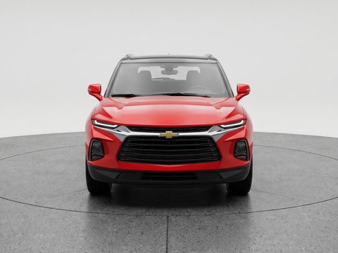 Used 2025 Chevrolet Blazer LT image 2