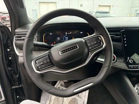 Used 2022 Jeep Wagoneer Series II image 16