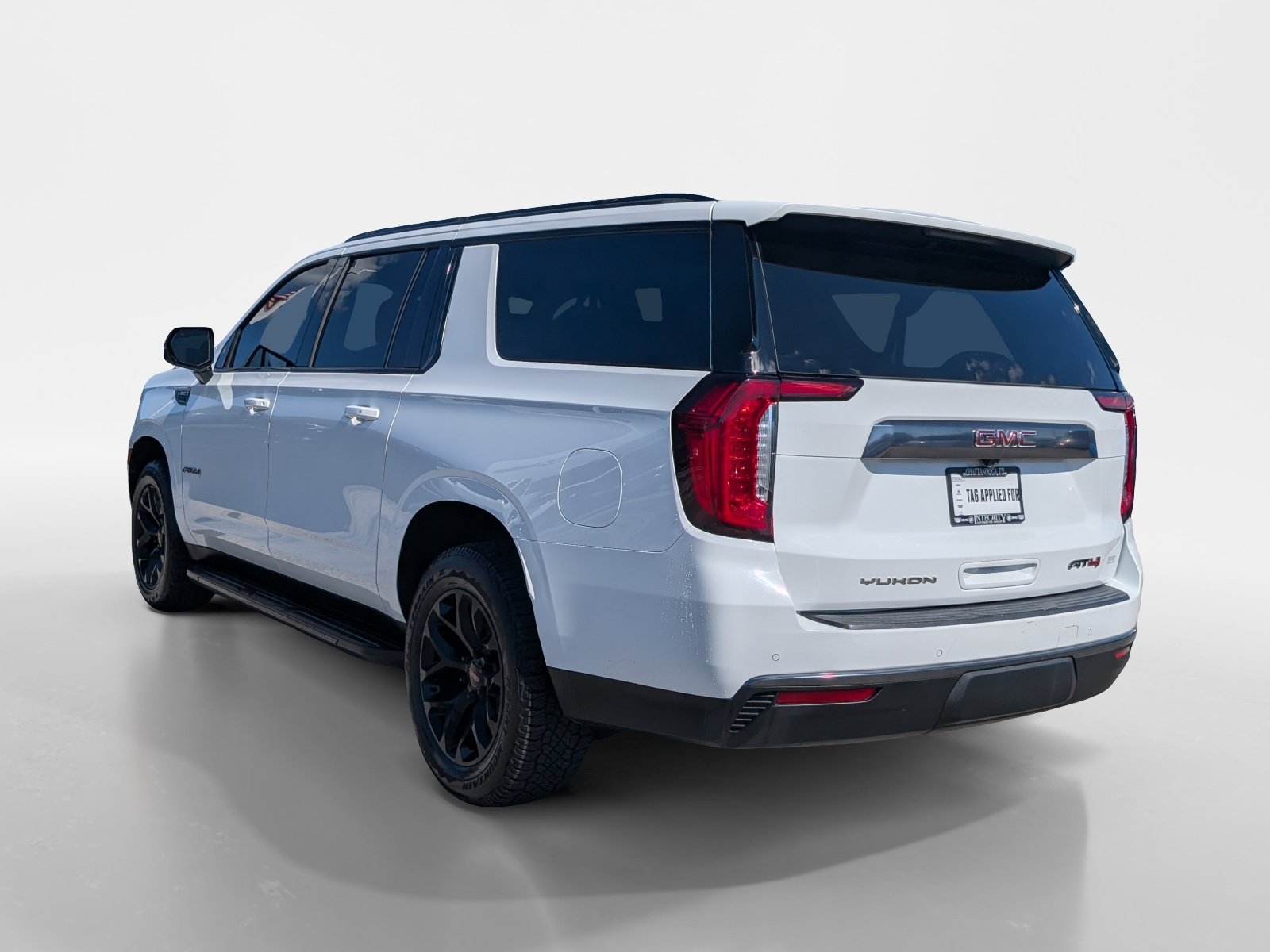 Used 2021 GMC Yukon XL AT4 w/ Rear Media and Nav Package AWD/4WD image 4
