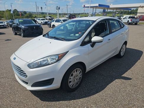 Used 2018 Ford Fiesta S FWD image 3
