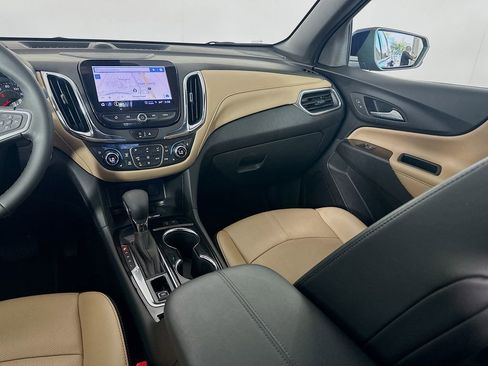 Used 2023 Chevrolet Equinox Premier image 23