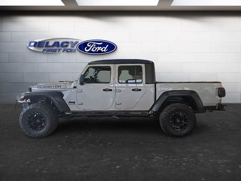 Used 2020 Jeep Gladiator Sport AWD/4WD image 3