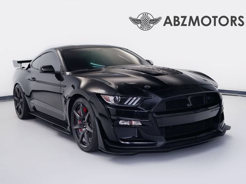 Used 2021 Ford Mustang Shelby GT500 w/ Carbon Fiber Track Pack RWD image 1