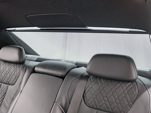 Used 2019 BMW 750i xDrive w/ M Sport Package image 35