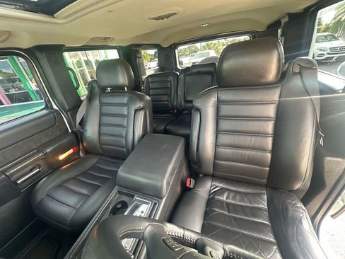 Used 2005 HUMMER H2 w/ Preferred Equipment Group image 26