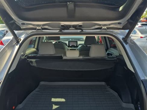 Used 2020 Toyota RAV4 Limited AWD/4WD image 4