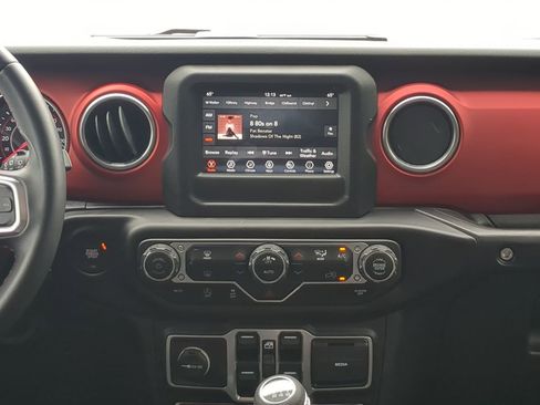 Used 2021 Jeep Wrangler Unlimited Rubicon AWD/4WD image 16