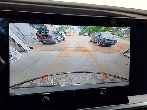 Used 2025 Chevrolet Silverado 1500 LT image 19