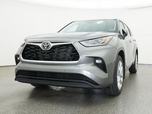 New 2026 Toyota Highlander Limited AWD/4WD image 19