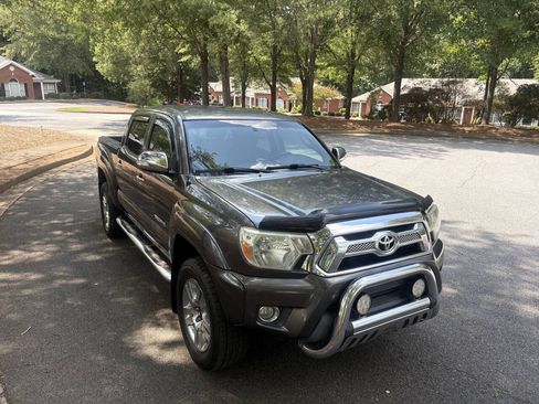 Used 2013 Toyota Tacoma PreRunner w/ Limited Pkg RWD image 38
