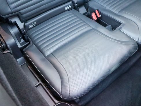 Used 2017 Land Rover Discovery First Edition image 22