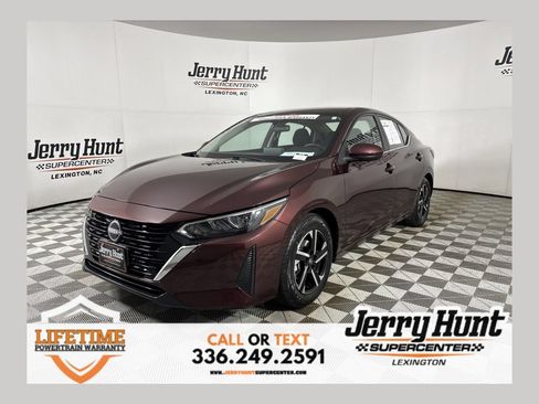 Used 2025 Nissan Sentra SV FWD image 1