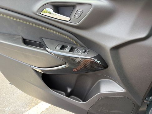 New 2026 Chevrolet Trax LT w/ Sunroof Package FWD image 9