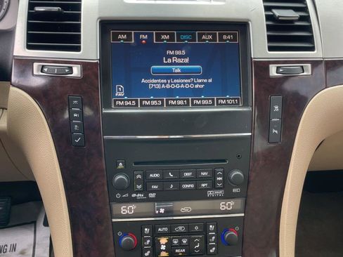 Used 2011 Cadillac Escalade Luxury AWD/4WD image 15