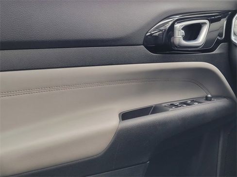 Certified 2022 Jeep Compass Limited image 37