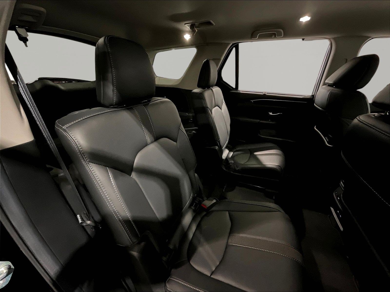 Used 2025 Honda Pilot EX-L image 25