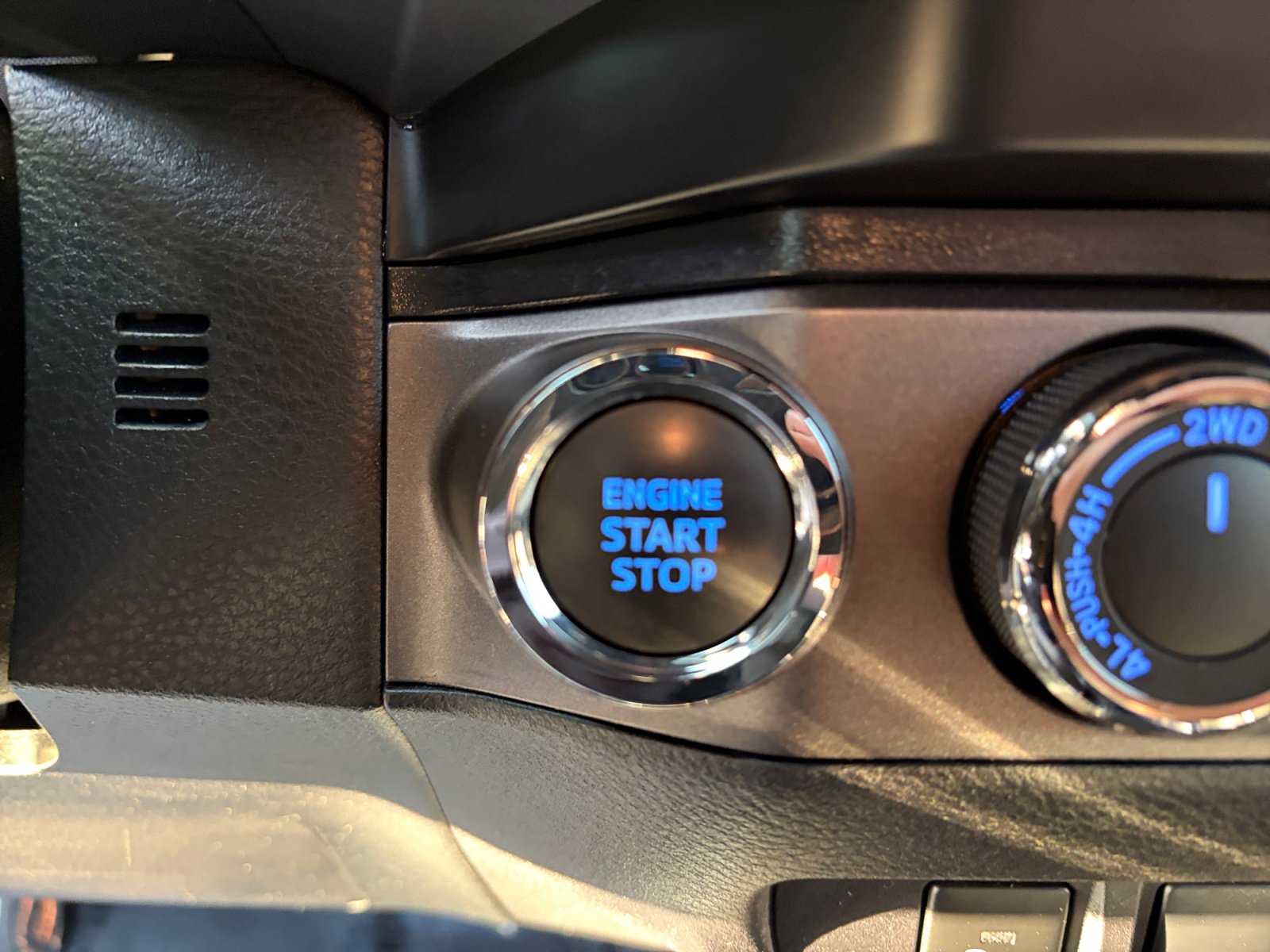 Used 2023 Toyota Tacoma TRD Sport w/ Advanced Technology Package AWD/4WD image 20