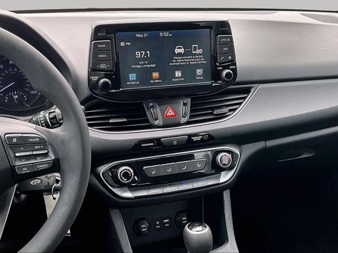 Used 2018 Hyundai Elantra GT FWD image 7